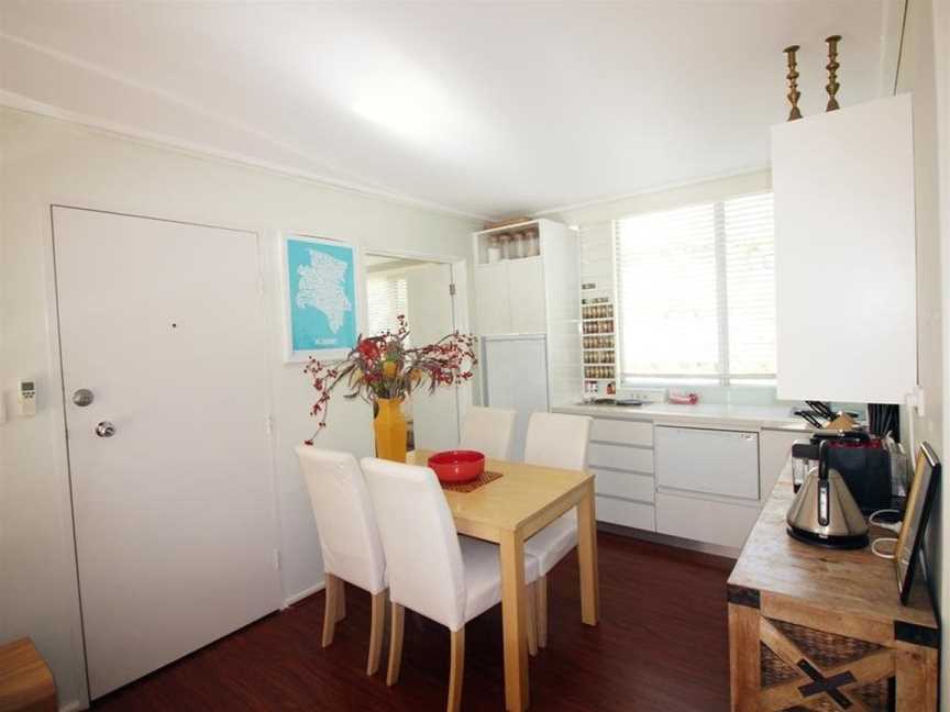 Colour Pop Fitzroy - Pets, Parking, Balcony, 3bdrm, Fitzroy, VIC