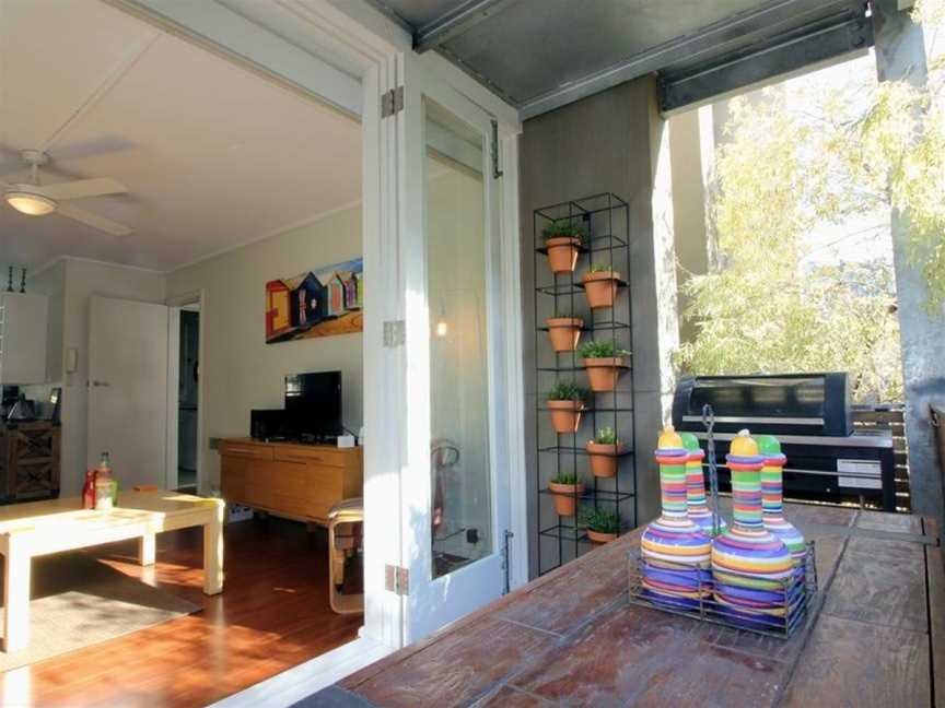 Colour Pop Fitzroy - Pets, Parking, Balcony, 3bdrm, Fitzroy, VIC