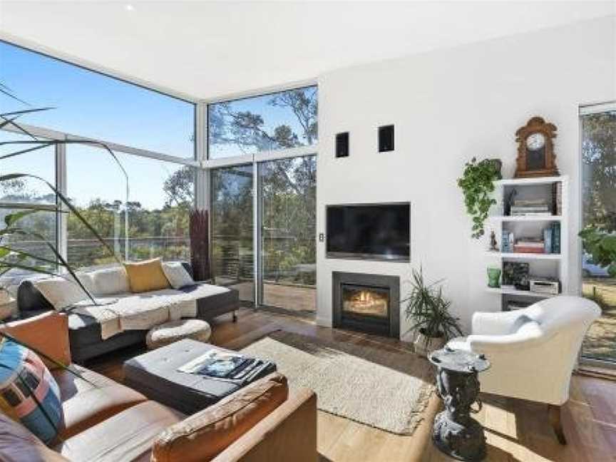 Bristlebird - Beach 650m, Pets, Fireplace, Linen, 4 bdrm, WiFi, Aireys Inlet, VIC