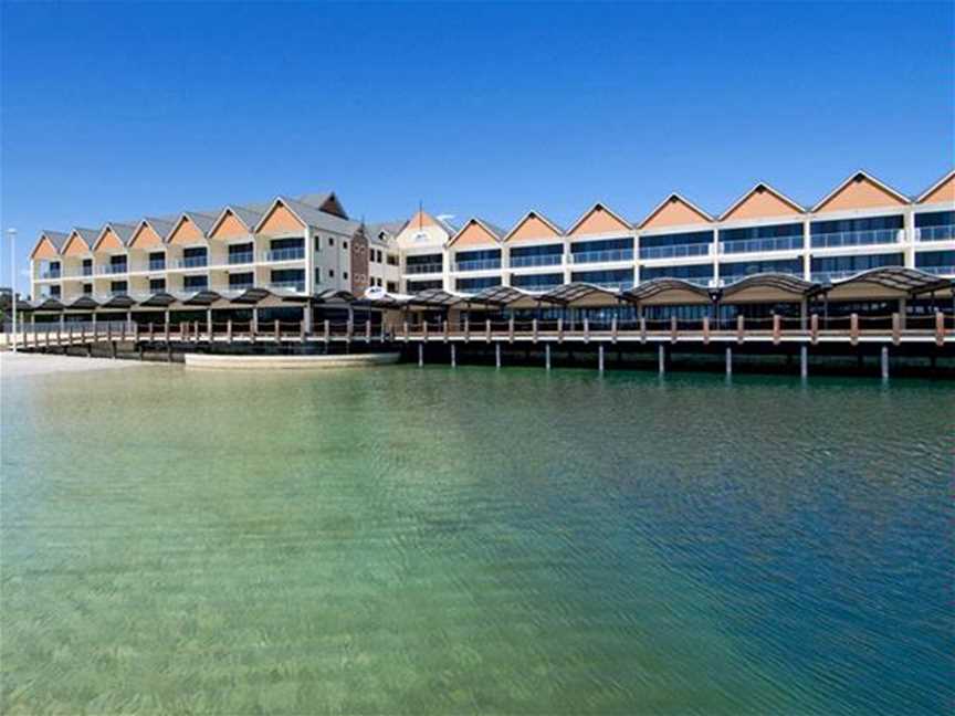 Dolphin Quay Apartments, Accommodation in Mandurah