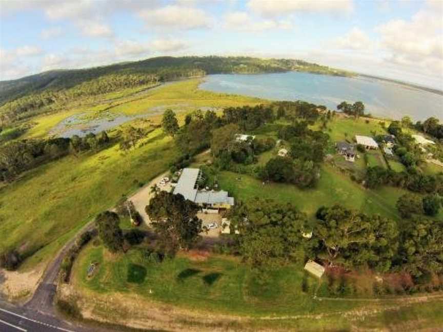 Top of the Lake Holiday Units, Millingandi, NSW