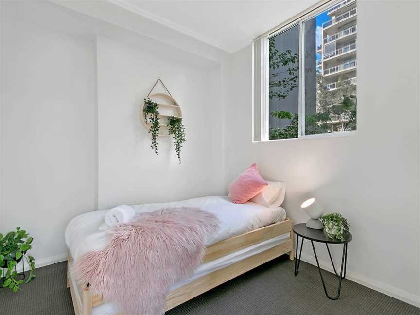 SouthWest LIVERPOOL Area 3 BED APT NWF003, Warwick Farm, NSW