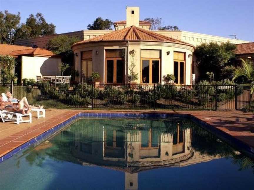 Estate Tuscany, Accommodation in Pokolbin