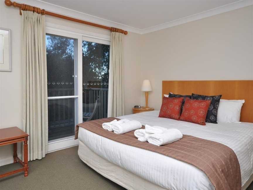 Villa 3br Vista Resort Condo located within Cypress Lakes Resort (nothing is more central), Pokolbin, NSW