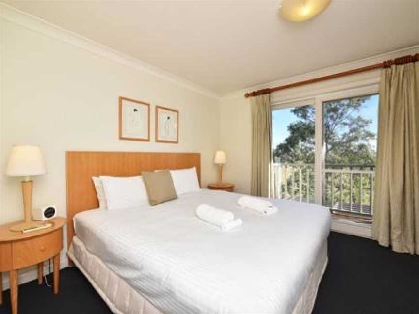 Villa Executive 2br Ferre Resort Condo located within Cypress Lakes Resort (nothing is more central), Pokolbin, NSW