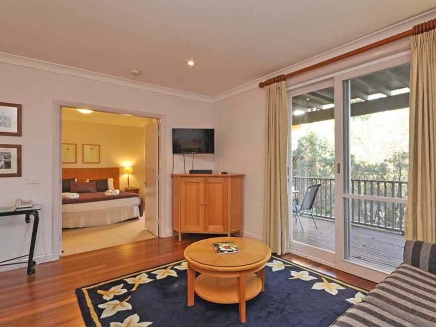 Villa Spa Executive 1br Burgundy Resort Condo located within Cypress Lakes Resort (nothing is more central), Pokolbin, NSW