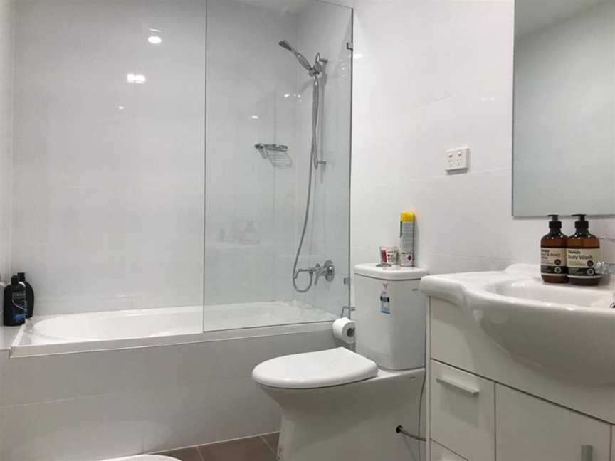 Comfortable, New Homebush Apartment, Homebush, NSW