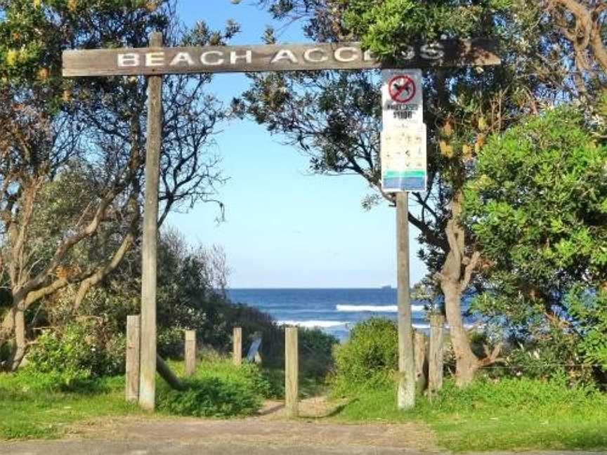 Surfside, Caves Beach, NSW