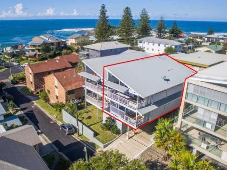 SeaCrest - plunge pool and views!, Yamba, NSW