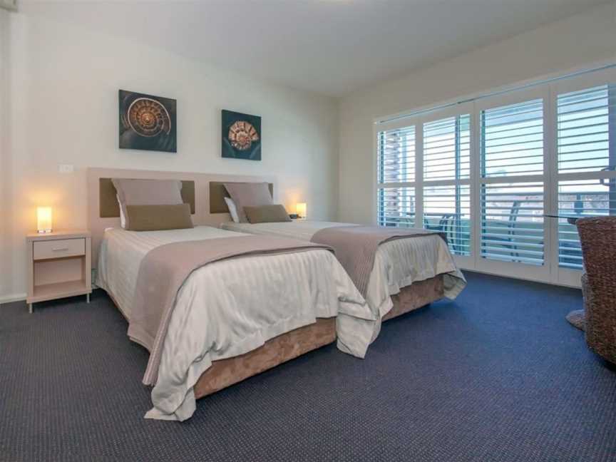 278 Pacific Blue 265 Sandy Point Road Dual key first floor Unit with Wifi and linen supplied, Salamander Bay, NSW