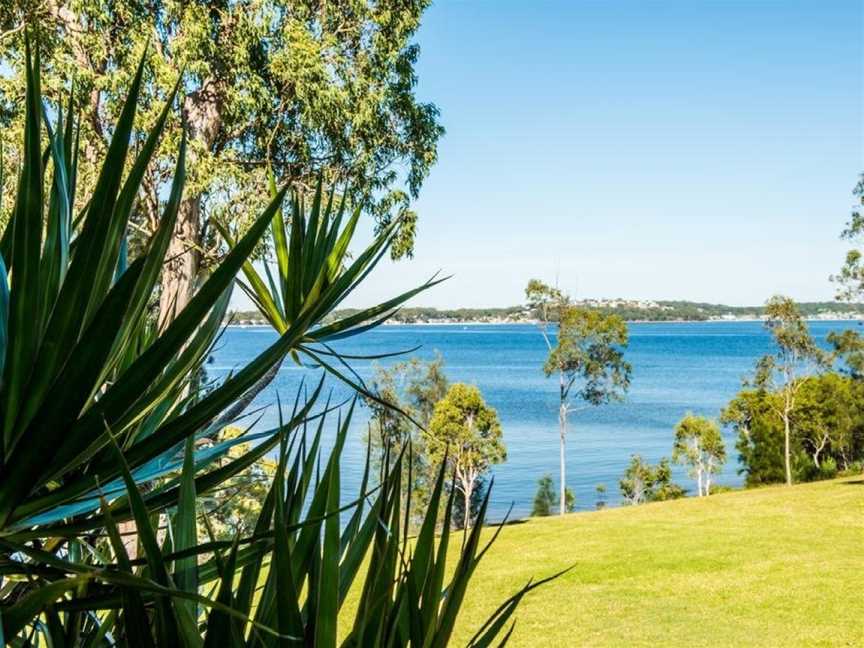 Anne's Waterfront Haven B&B, Corlette, NSW