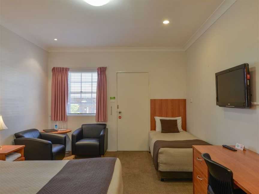 Cadman Motor Inn and Apartments, West Tamworth, NSW