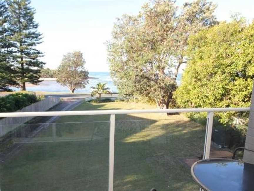 BEACHFRONT 3- 3/12 Bundella Ave LC, Lake Cathie, NSW