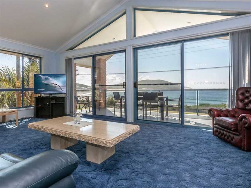 3-Bedroom House -Tah Villa, Fingal Bay, NSW