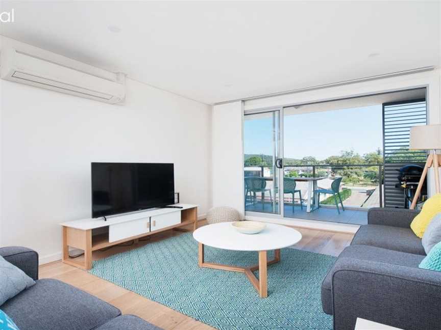 The Shoal Apartments, Unit 202/4-8 Bullecourt Street, Shoal Bay, NSW