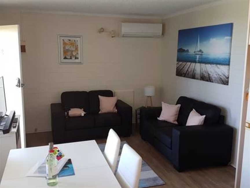 Unit 2 Breakaway Lodge, Surf Beach, NSW