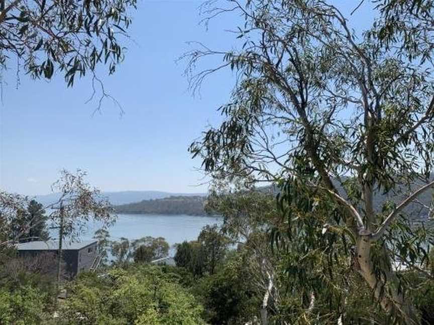 'Matilda' - Spacious & centrally located with great lake views, Jindabyne, NSW