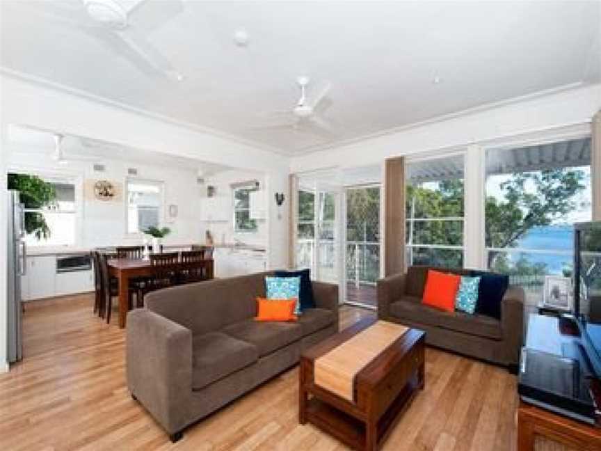 Bagnalls Beach House, 3 Burbong Street, Corlette, NSW