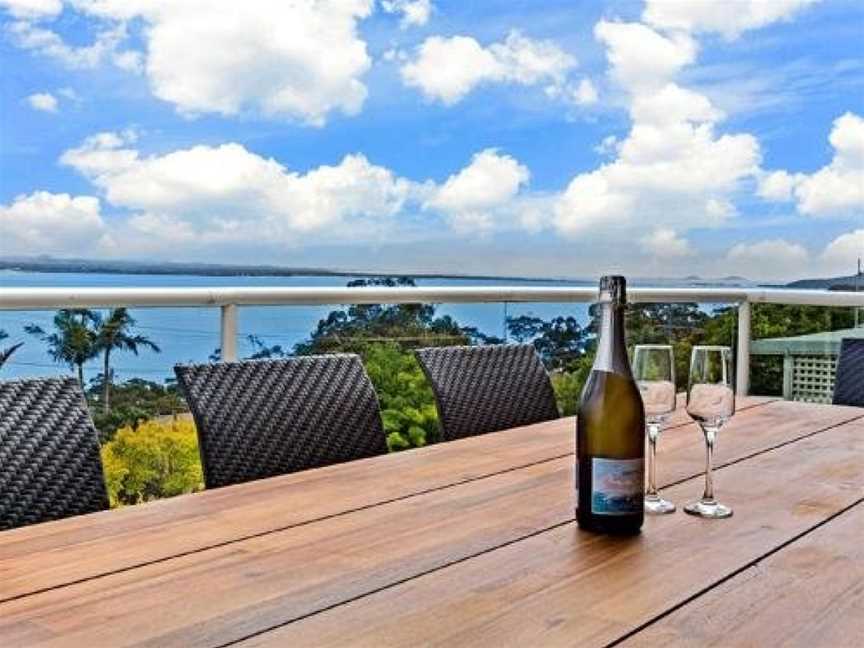 'The Bay', 25 Wallawa Rd - huge home with aircon, spectacular views & chromecast, Corlette, NSW