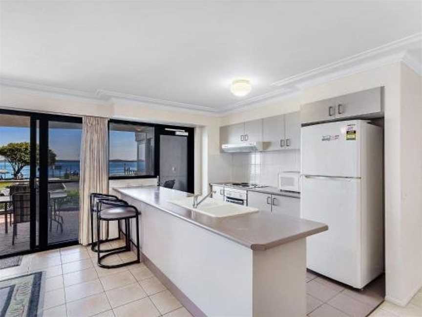 Florentine, Unit 2/11 Columbia Close, Nelson Bay, NSW