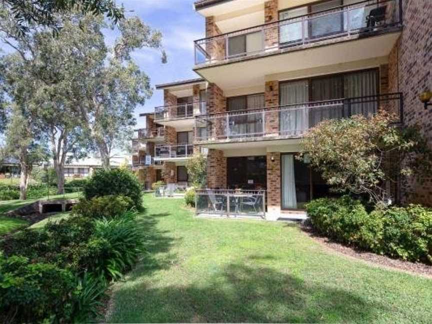 57 'BAY PARKLANDS', 2 GOWRIE AVE - GROUND FLOOR UNIT WITH POOL, TENNIS COURT & AIRCON, Nelson Bay, NSW