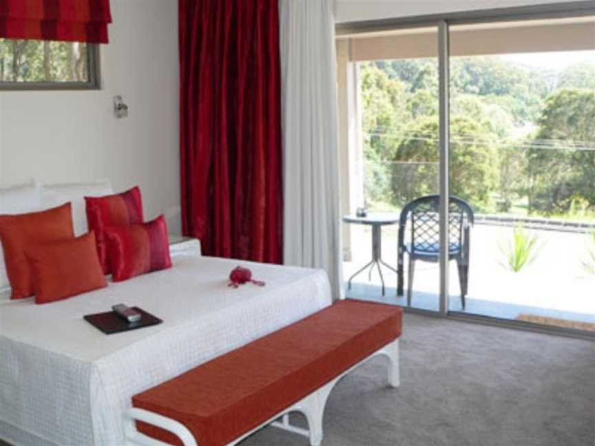 TERRIGAL HINTERLAND RETREAT, Wamberal, NSW