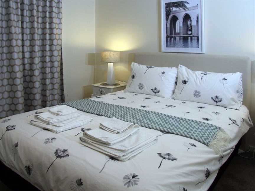 Adelaide City Apartment - 3BR, 2Bath & Carpark, Accommodation in Adelaide CBD