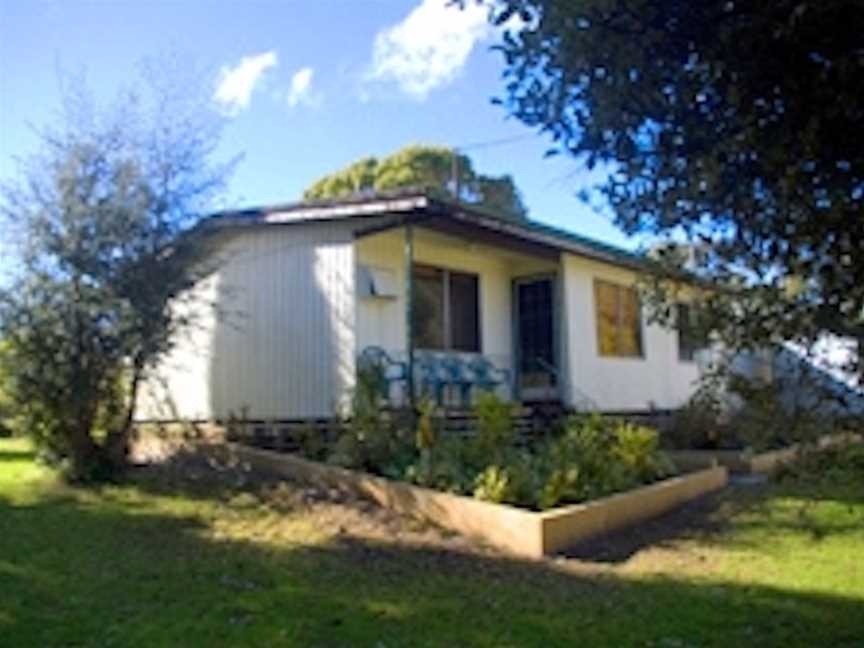 Bow River Cottage, Accommodation in Bow Bridge