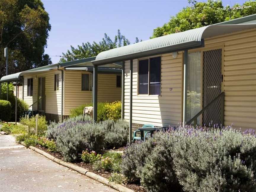 Kingsway Tourist & Caravan Park, Accommodation in Landsdale