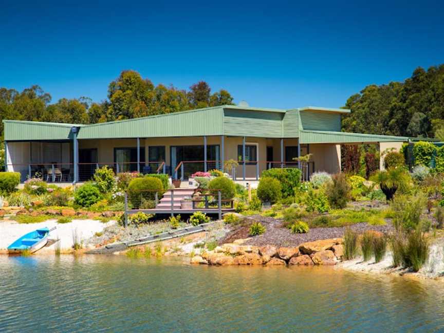 Charlie Bravo Accommodation, Accommodation in Wilyabrup