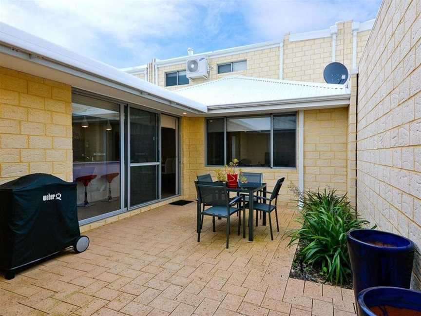 Chesapeake Retreat, Accommodation in Currambine