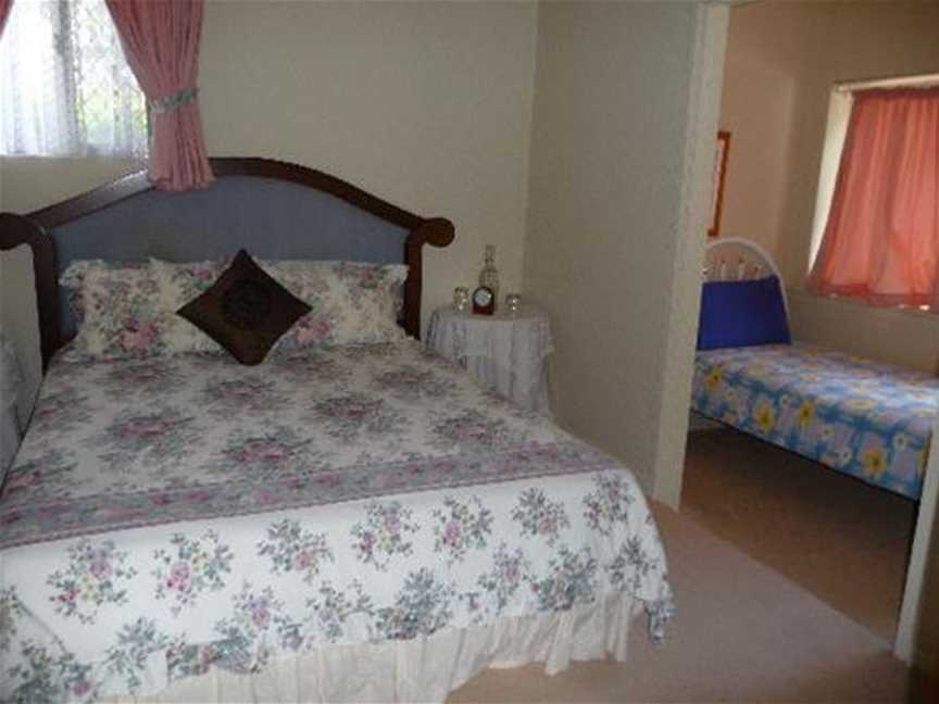 Airport Bed & Breakfast & Airport Accommodation, Accommodation in Redcliffe