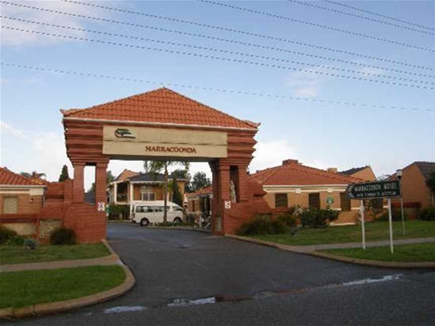 Sanno Marracoonda Hotel, Accommodation in Redcliffe