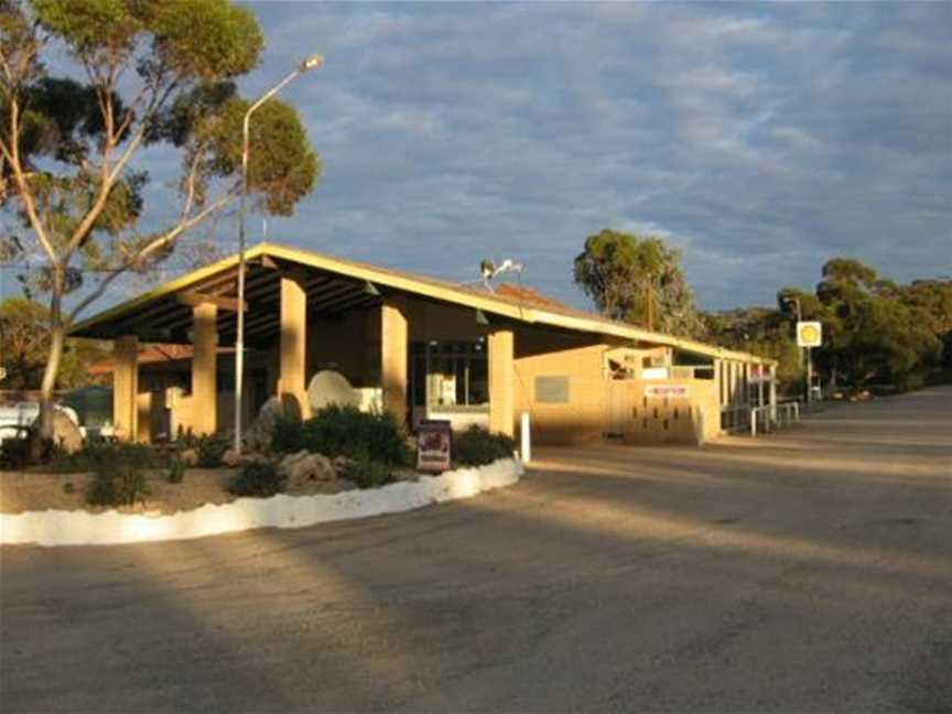 Madura Pass Oasis Motel, Accommodation in Madura