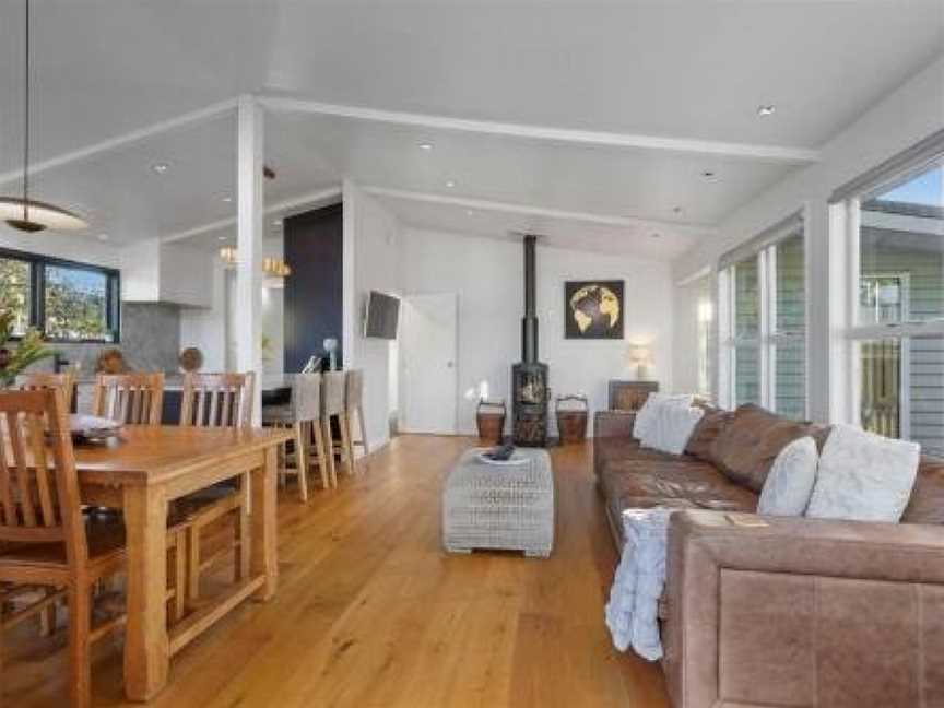 Gorgeous Family Home - Fully Fenced w Spa - Toys, Eden Terrace, New Zealand