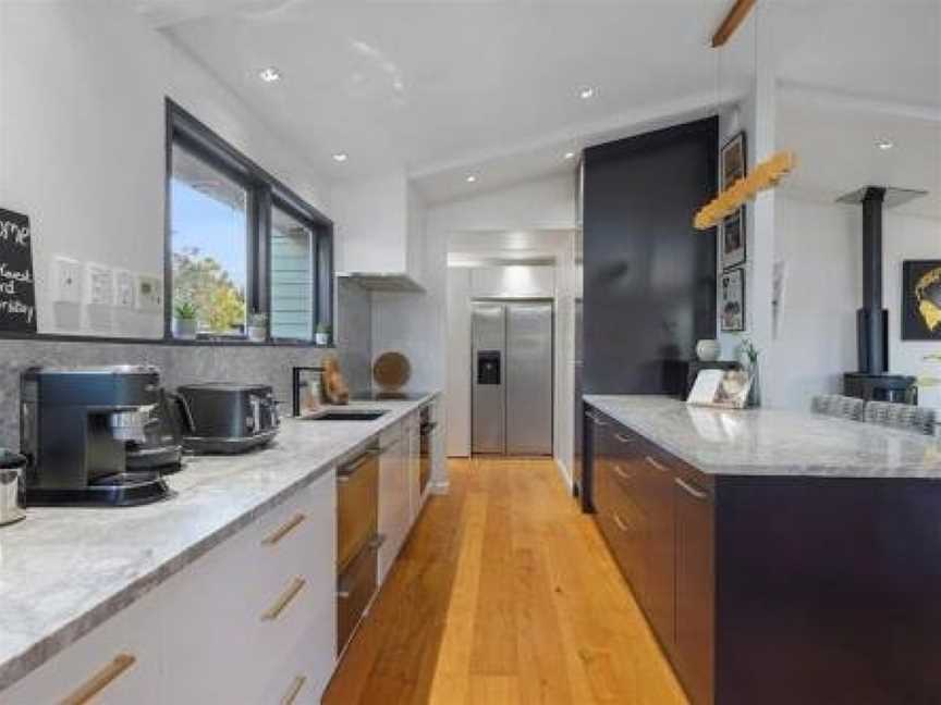 Gorgeous Family Home - Fully Fenced w Spa - Toys, Eden Terrace, New Zealand