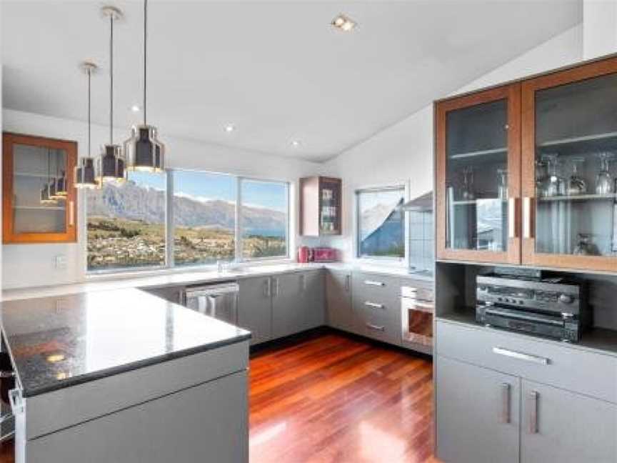 Hensman House, Breathtaking Lake Views, Argyle Hill, New Zealand