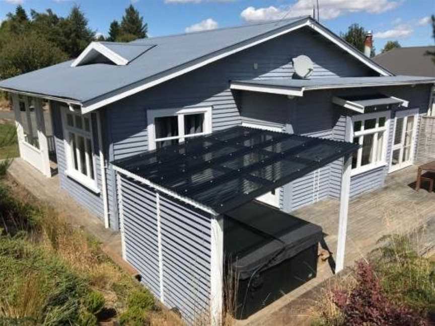 Cole Cottage with Spa - Ohakune Holiday Home, Ohakune, New Zealand