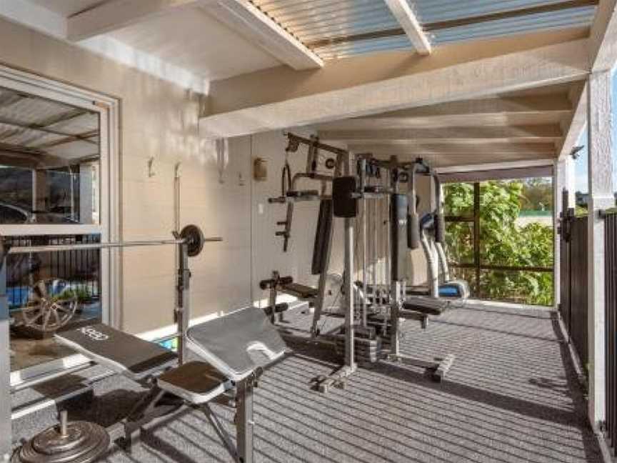 Luxurious Apartment with Private Spa Pool & Gym, Picton, New Zealand