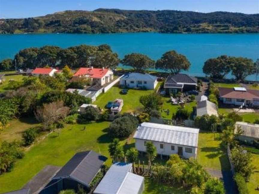 Raglan beach retreat - 2 bedrooms -, Raglan, New Zealand