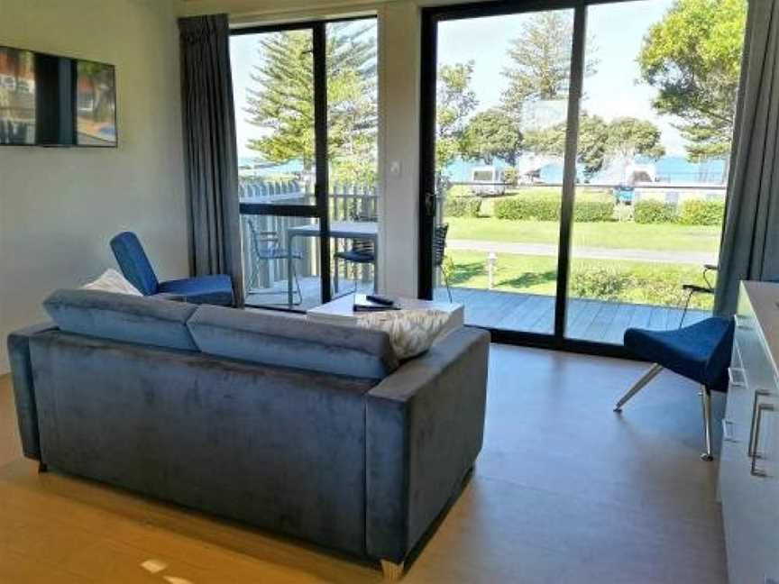 Waikanae Beach Ocean View Apartments, Te Hapara, New Zealand