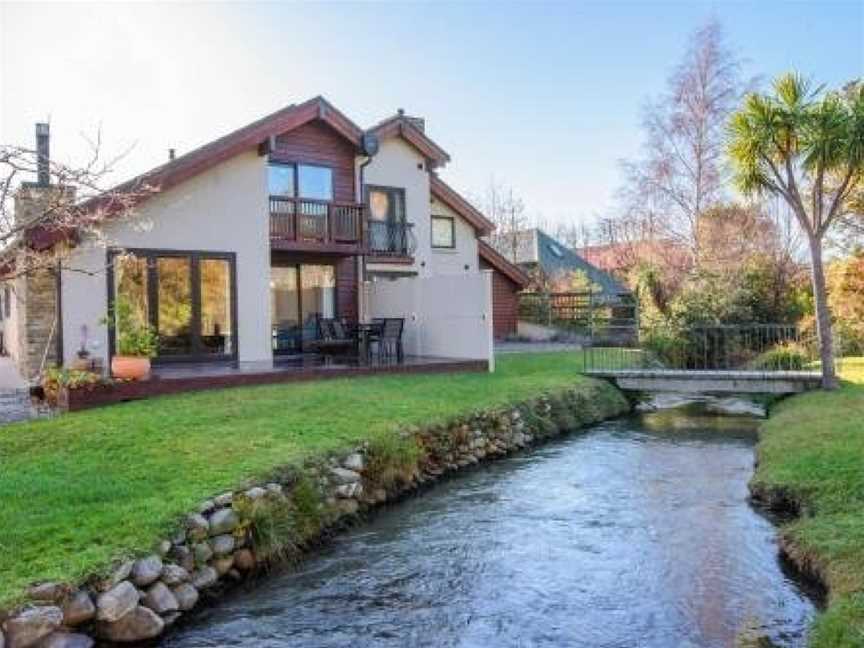 Tranquil Stream Side Retreat, Wanaka, New Zealand