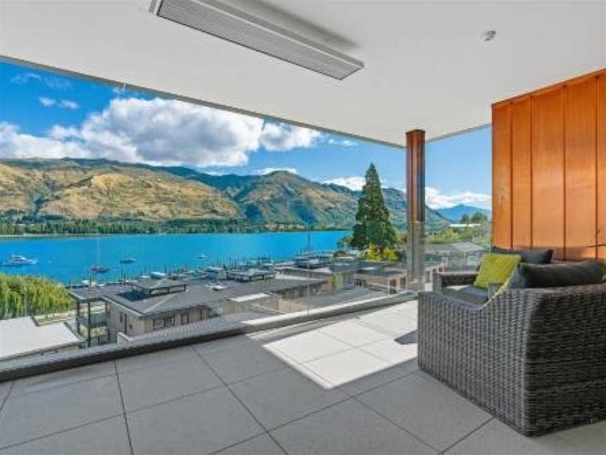 Luxurious Lakefront Penthouse, Wanaka, New Zealand