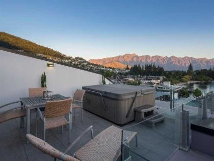 Shotover Penthouse & Spa by Staysouth, Argyle Hill, New Zealand