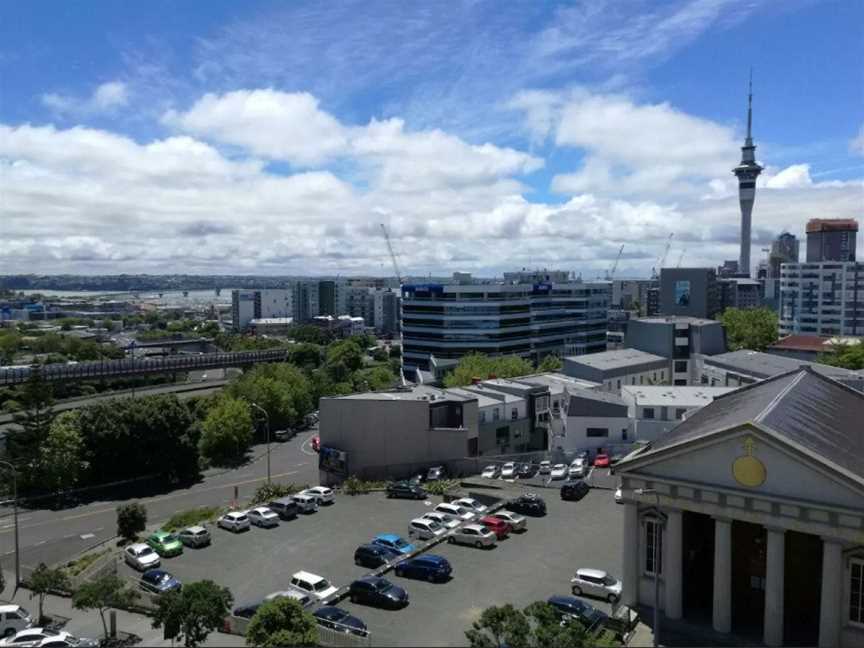 Large Apartment with SkyTower Views, Eden Terrace, New Zealand