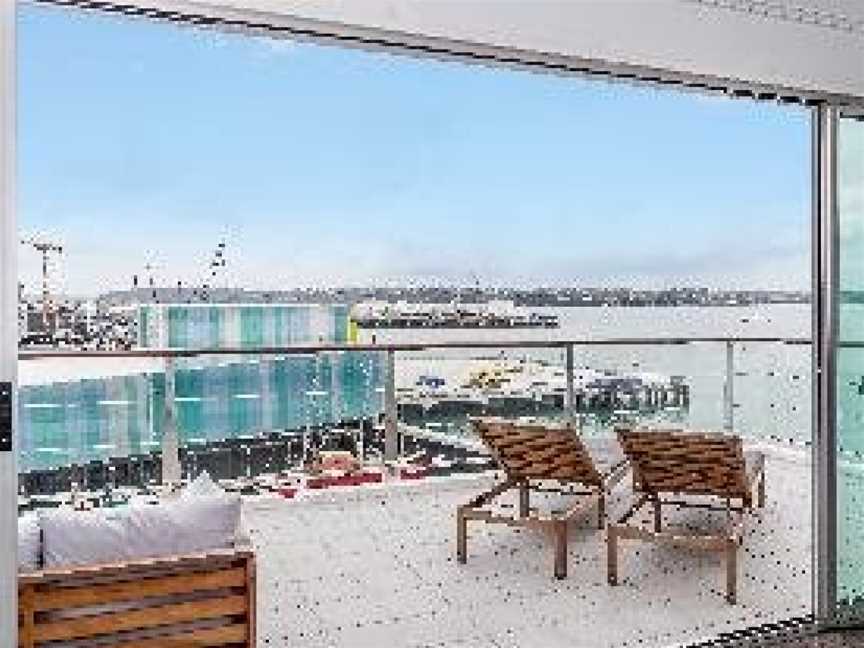 2 Bedroom SubPenthouse and Panoramic Water Views, Eden Terrace, New Zealand