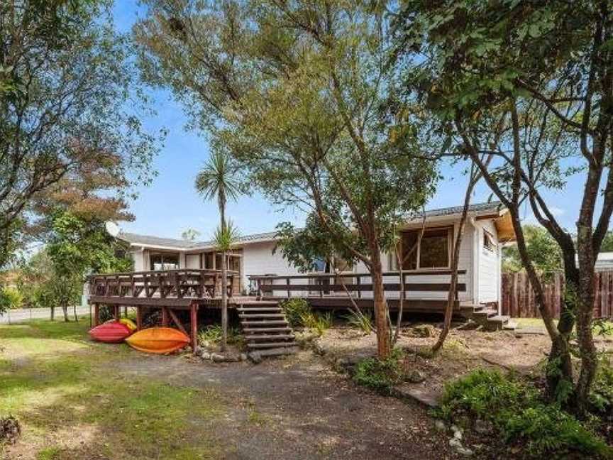 A Stone's Throw - Kuratau Holiday Home, Turangi, New Zealand