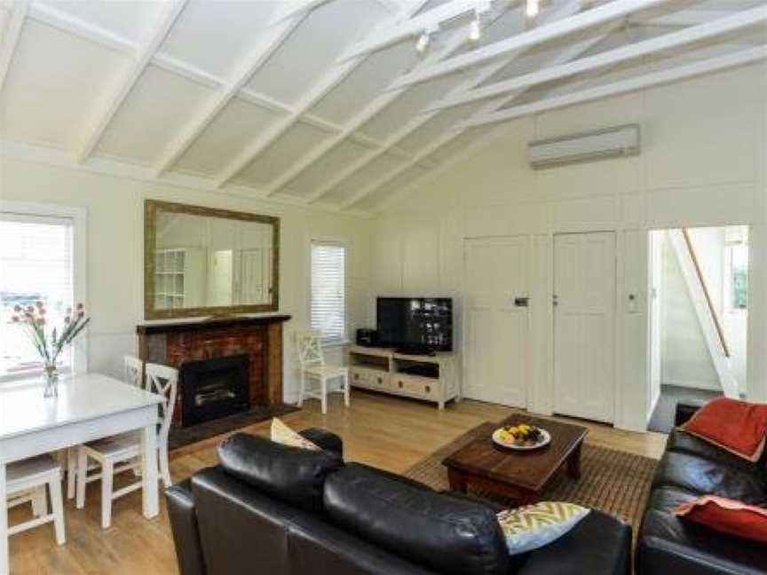 Bach No 40 - Waimarama Holiday Home, Havelock North, New Zealand