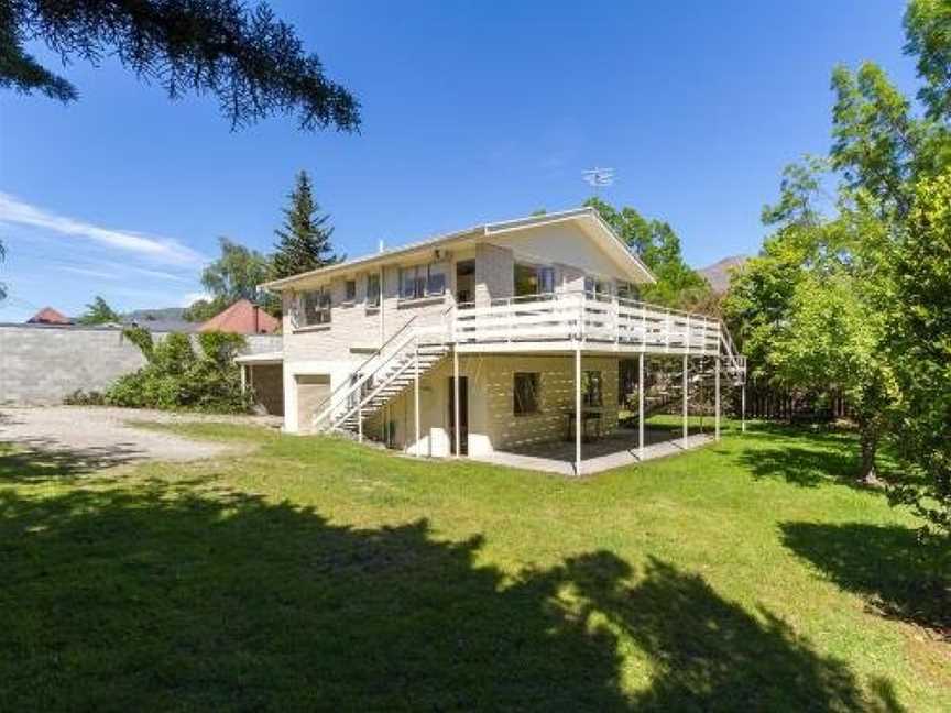 Beacon Point Beauty - Wanaka Holiday Home, Wanaka, New Zealand