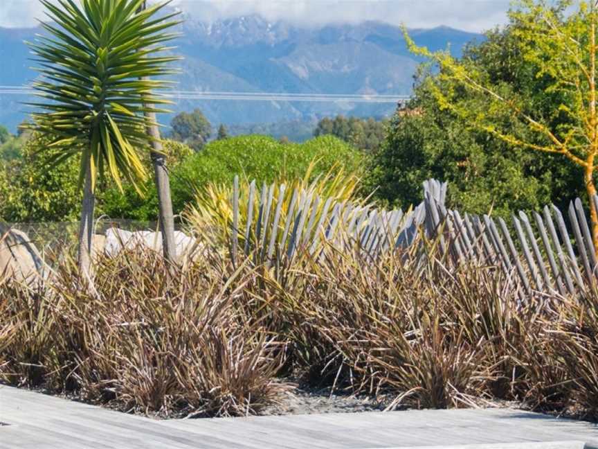 Kina Retreat, Brown Owl, New Zealand